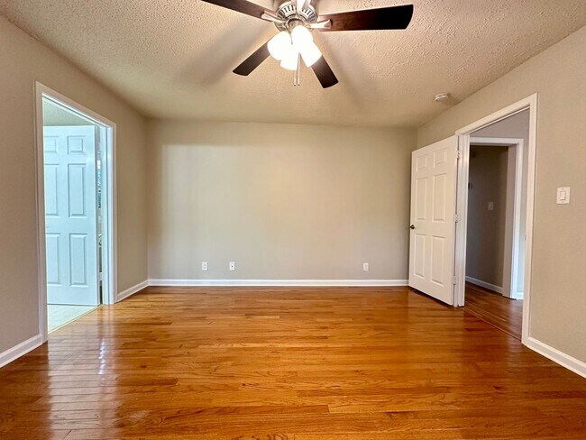 Building Photo - Stunning Single-Family Home with Plenty of...