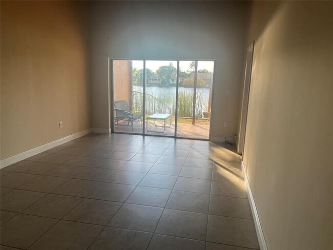 Building Photo - 5507 SW 24th Ave