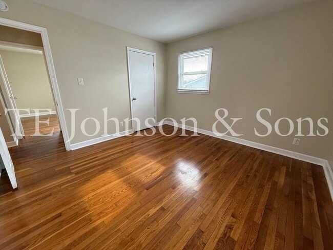 Building Photo - Charming 3 Bedroom Home with Hardwood Floors and Large Backyard in Winston-Salem