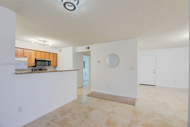 Building Photo - 1020 Crystal C