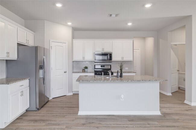Building Photo - 445 Shiner Ln