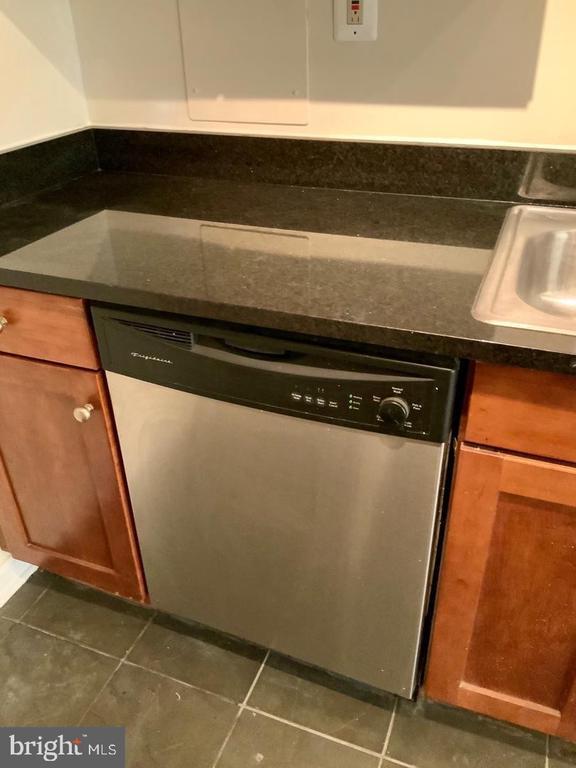 Building Photo - 3109 Naylor Rd SE