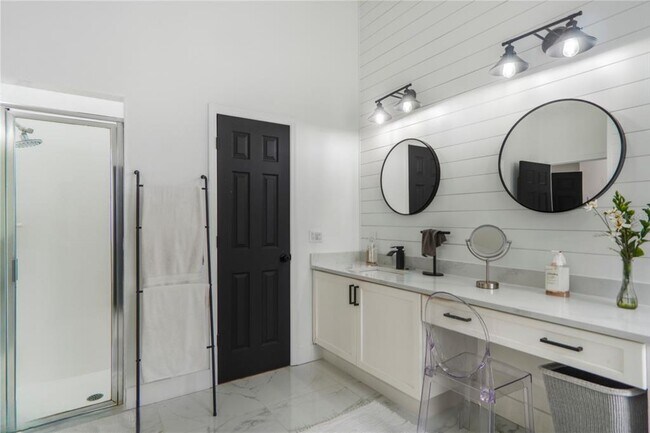 Building Photo - 2884 Majestic Isle Dr