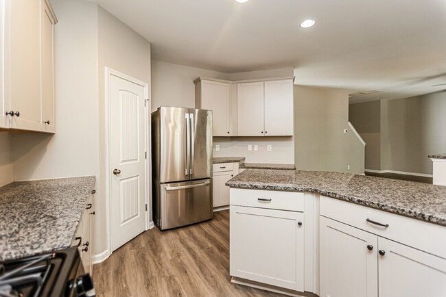Building Photo - 136 Camellia Way