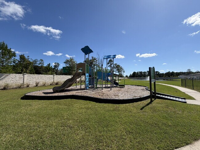Building Photo - Spacious & Modern Layout – Perfect for Ent...