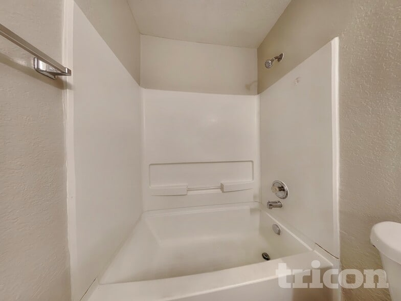 Building Photo - 2615 Thunder Gulch