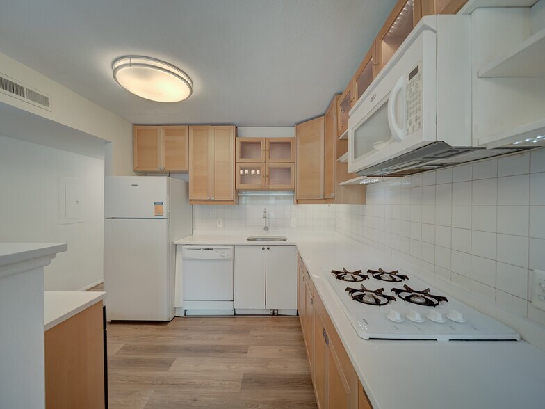 Building Photo - 5017 7th Rd S