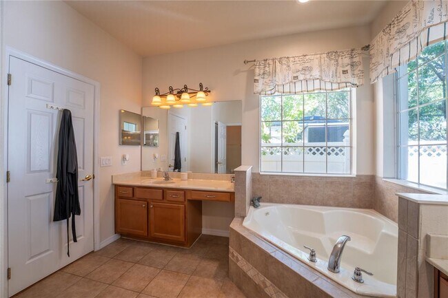 Building Photo - 9131 Kensington Row Ct