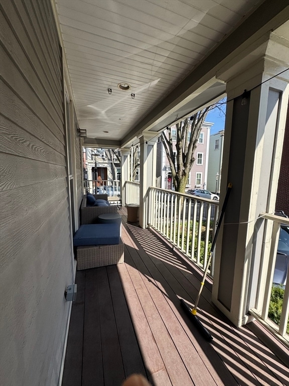 Building Photo - 54 Chestnut St