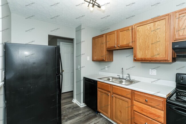 Building Photo - 816 Suncreek Ct