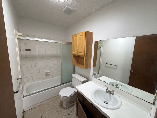 Building Photo - 3335 E Sunset St