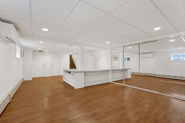 Building Photo - 636 S Euclid Ave