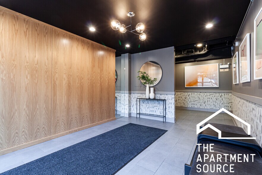 Building Photo - 540 W Aldine Ave