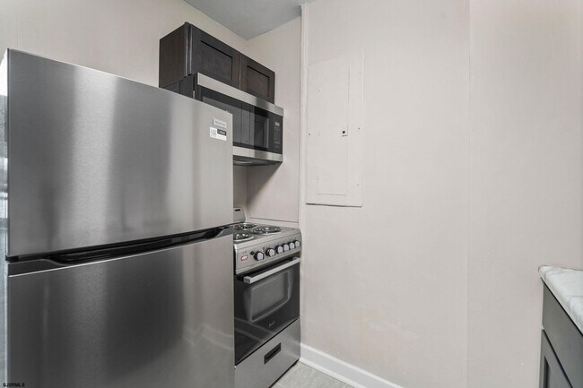 Building Photo - 207 Oriental Ave