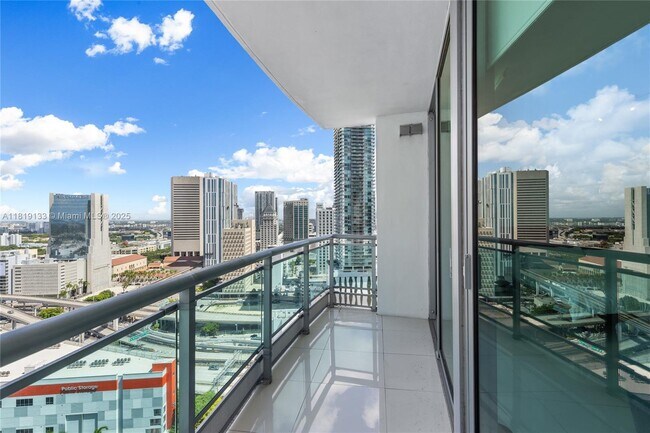 Building Photo - 350 S Miami Ave