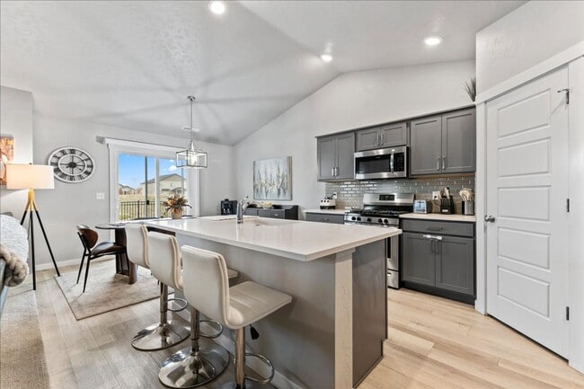 Building Photo - Single level 4bd/2ba/3 car garage Home in North Meridian