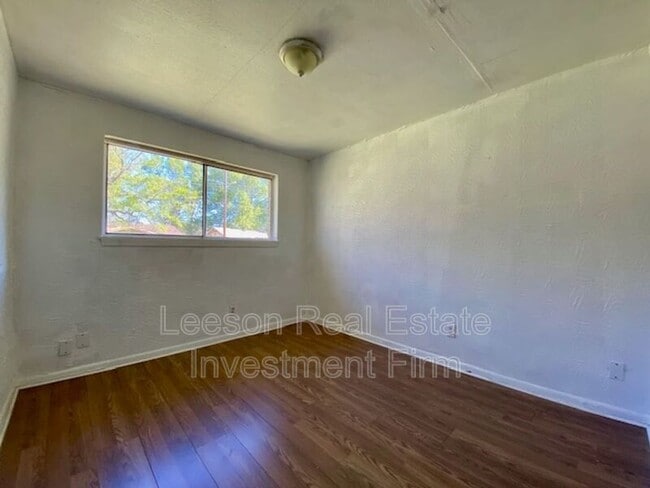 Building Photo - 323 W 83rd St