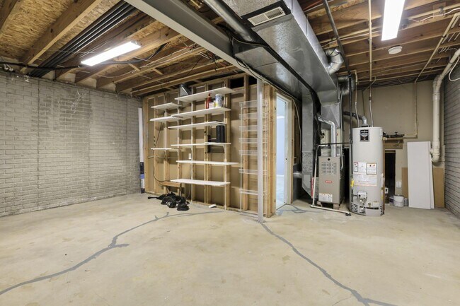 Building Photo - 2573 Rustling Oak Blvd