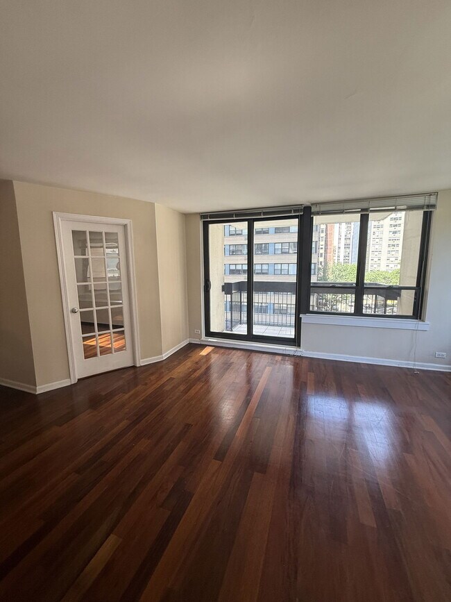 Building Photo - 222 E Pearson St