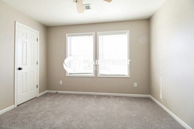 Building Photo - 4 Bedroom Pet-Friendly Home in Spring Hill...