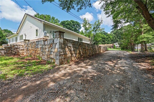 Building Photo - 2909 Jones Mill Rd