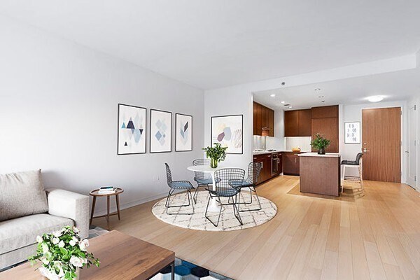 Building Photo - 580 Washington St