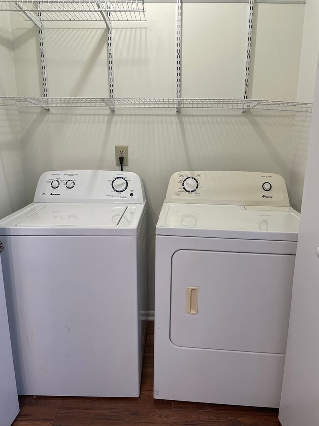 Building Photo - **PRELEASING**130 Derby Street | 3 BED 1.5 BATH CLOSE TO CAMPUS