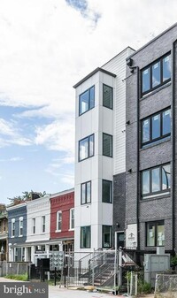 Building Photo - 1732 Montello Ave NE