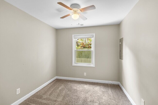Building Photo - Cozy Timberwood Dr