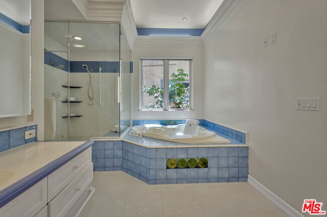 Building Photo - 1351 Palisades Beach Rd