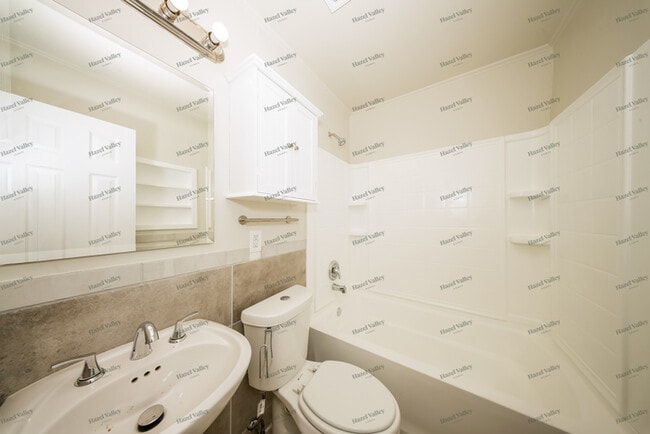 Building Photo - 1106 Sandra Dr