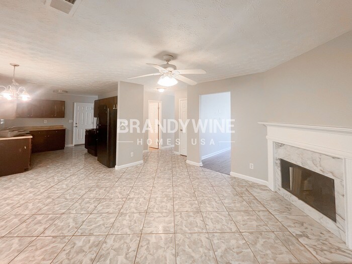 Building Photo - 627 Stonemill Manor