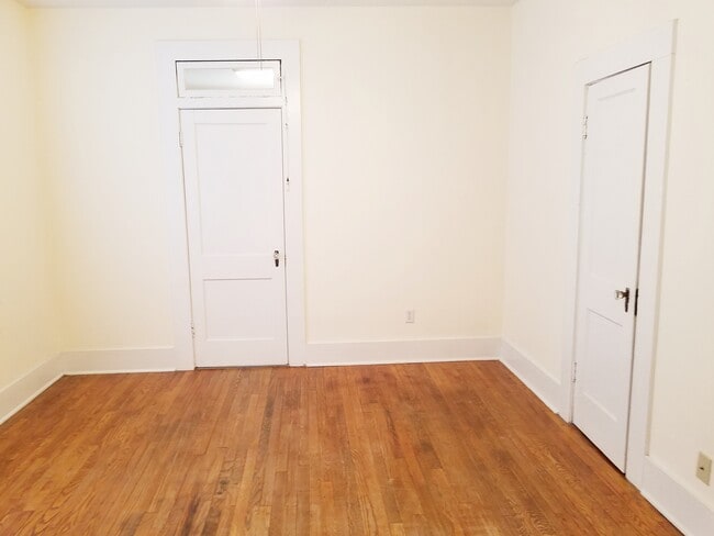 Building Photo - 1509 Troupe St