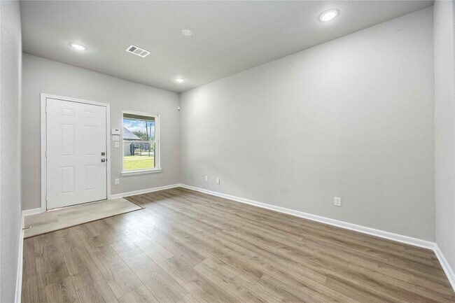 Building Photo - 8215 Lawler St