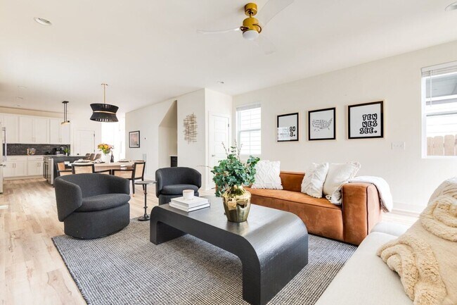 Building Photo - Fully Furnished - Designer Home (Flexible Lease Options)