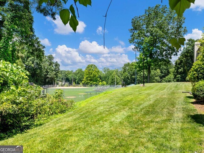 Building Photo - 605 Candler St