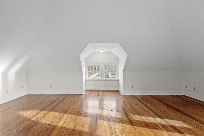 Building Photo - 150 Summer St