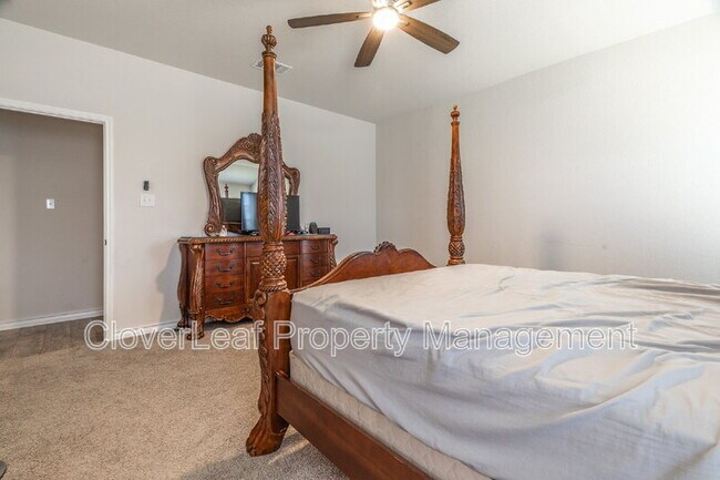 Building Photo - 6819 Whisper Grv
