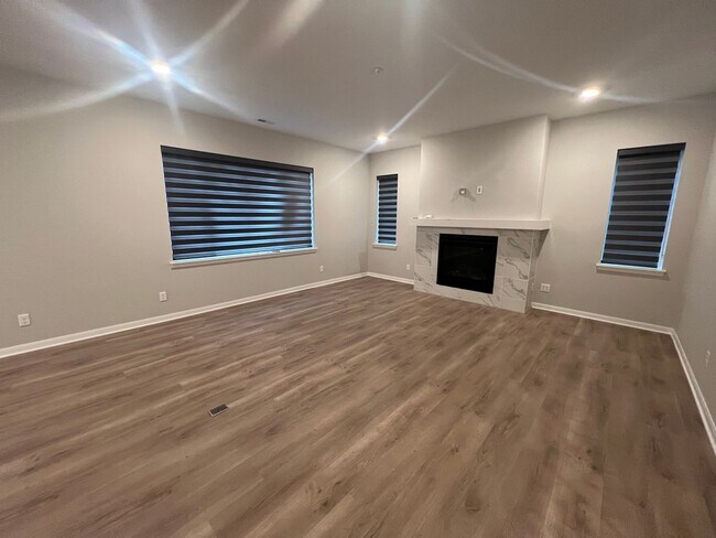 Building Photo - $500.00 Off First Month's Rent! McCormick Village Giant! Bed/Bath on Main, Fenced Yard, Generator...