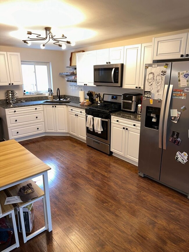 Building Photo - 102 s 126th