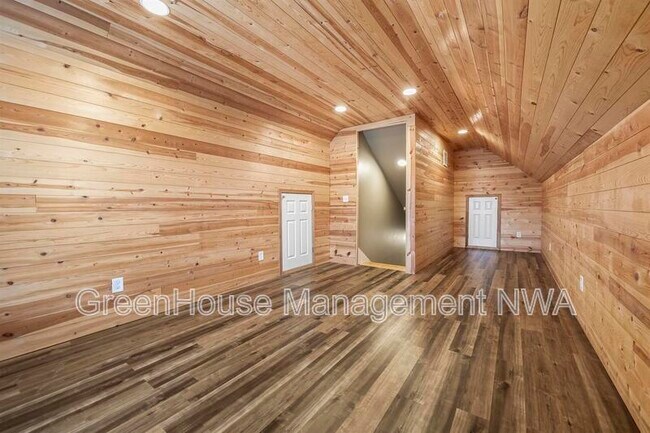 Building Photo - 4402 SW Alfalfa Ave