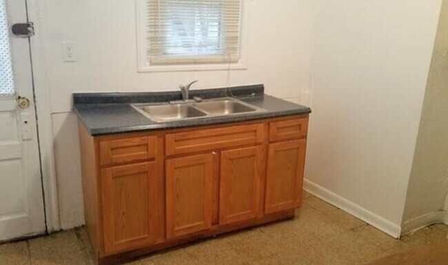 Building Photo - 4142 N 7th St