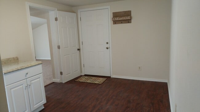Building Photo - No Pets please! Cute and cozy home with a country feel!