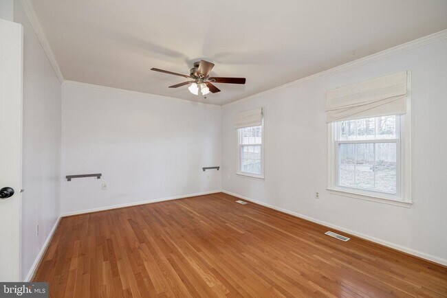 Building Photo - 7710 Green Garland Dr