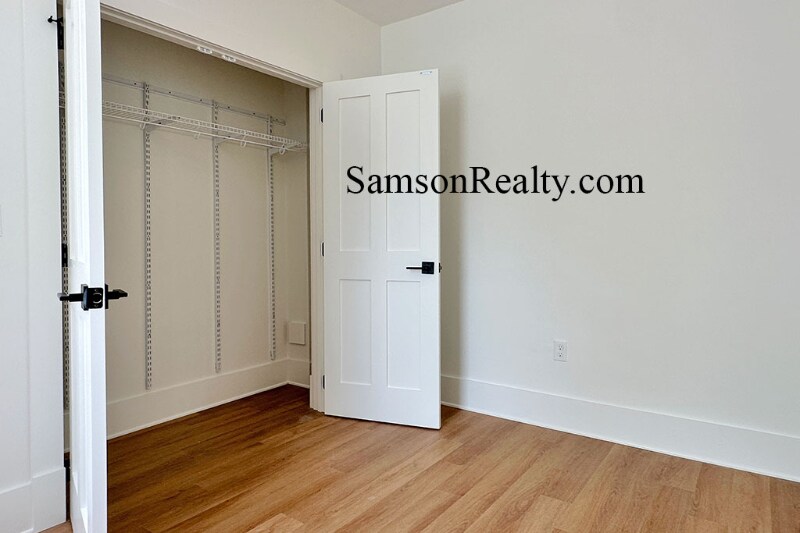 Building Photo - 31 Hope St