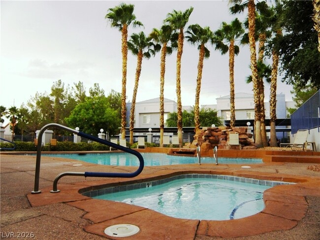 Building Photo - 2201 Ramsgate Dr