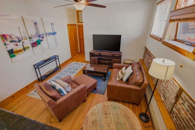 Building Photo - 5 Commercial Alley