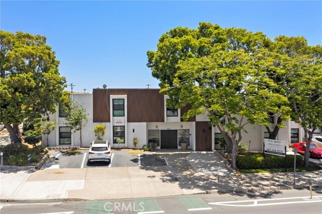 Building Photo - 6679 Linda Vista Rd