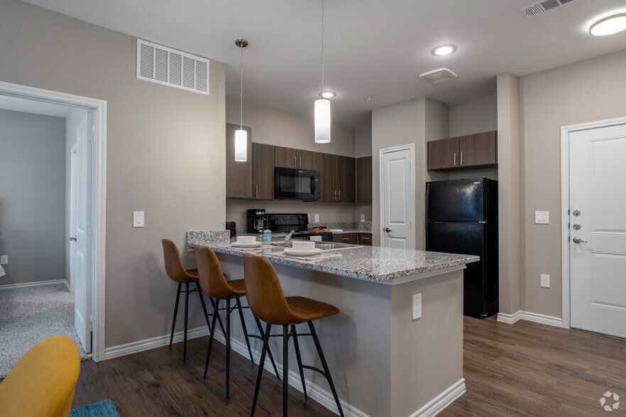 2BR, 2BA - 887SF - Kitchen - Spring Villas