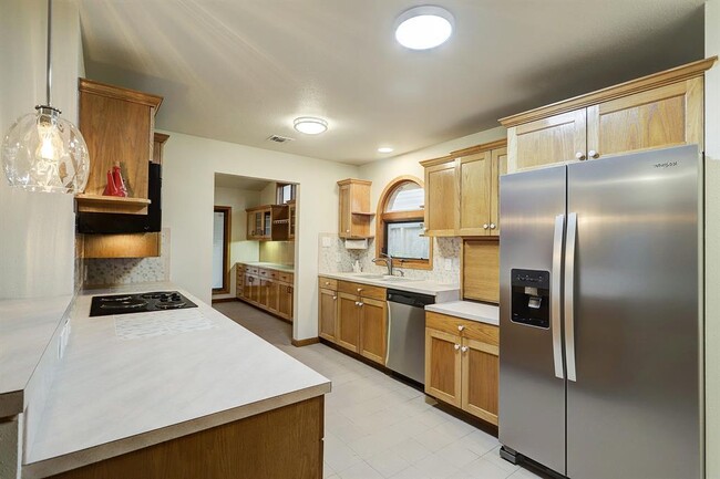 Building Photo - 1051 Gardenia Dr